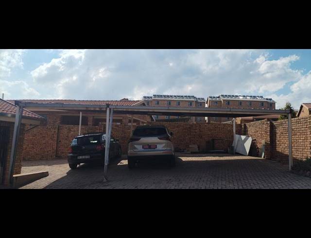 3 BEDROOM HOUSE FOR SALE IN GROBLERPARK EXT